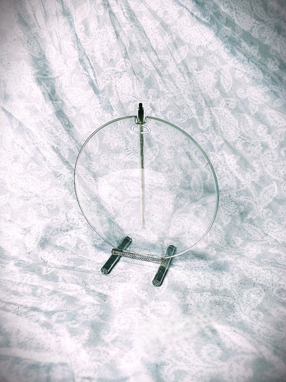 6" Vintage 1990s Glass Dimensions "Illusion Light" circular glass oil lamp